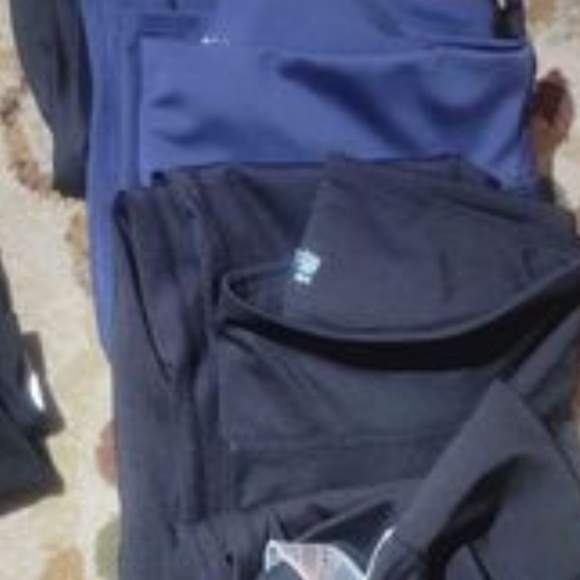 Women's athletic apparel - Picture 6 of 9